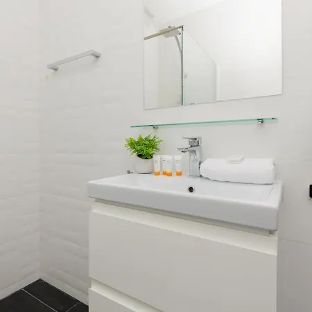 Center Grzybowska 85 With Parking By Renters *