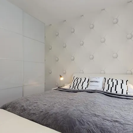 公寓 Center Grzybowska 85 With Parking By Renters 华沙
