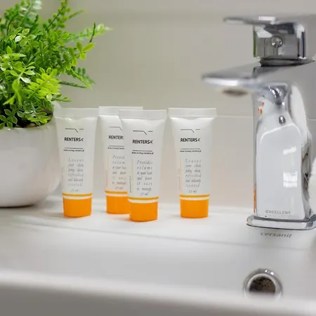 Center Grzybowska 85 With Parking By Renters Apartman Varsó